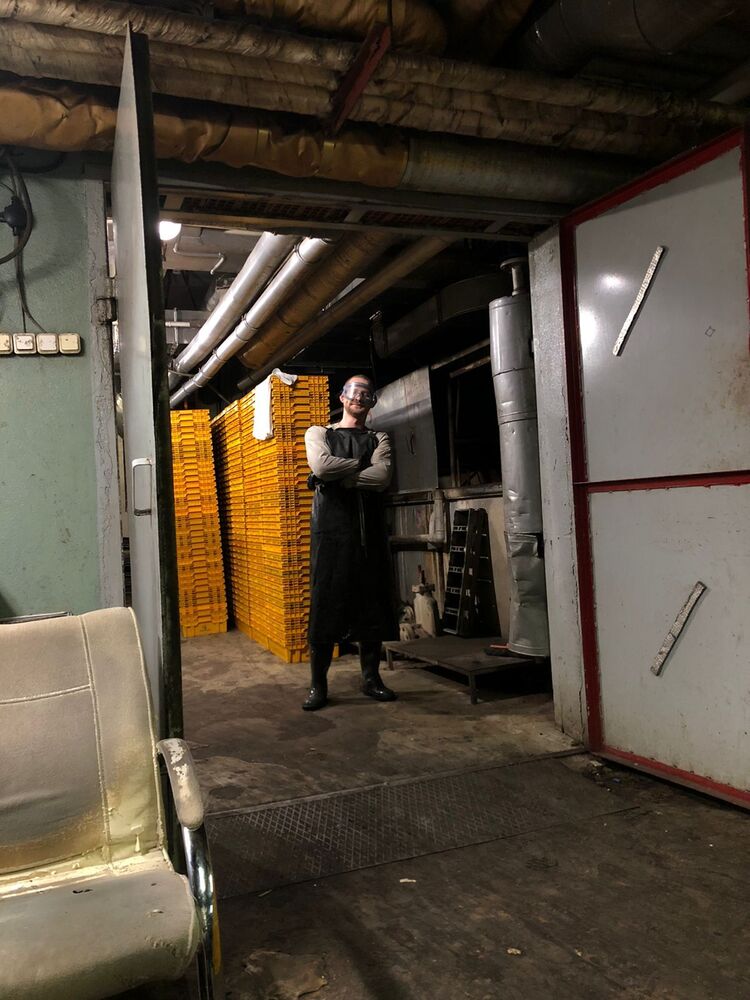  27610266  , 28 ,    -