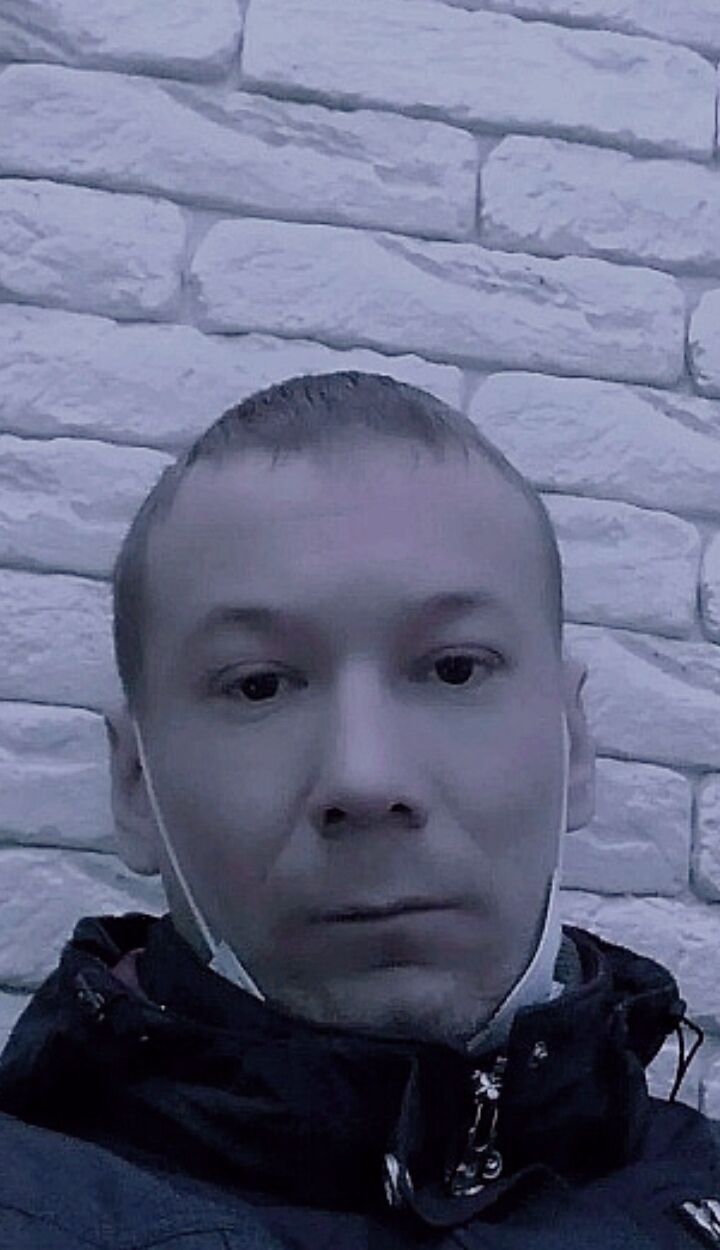  46915796  Ivan, 38 ,    