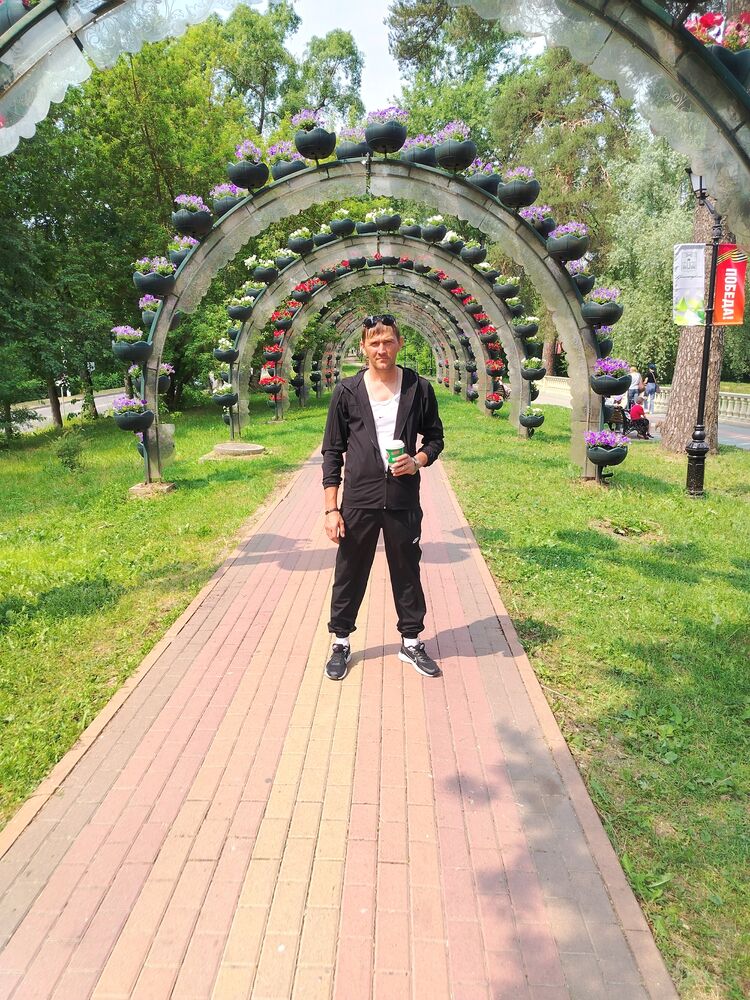  53711036  Vladimir, 38 ,    