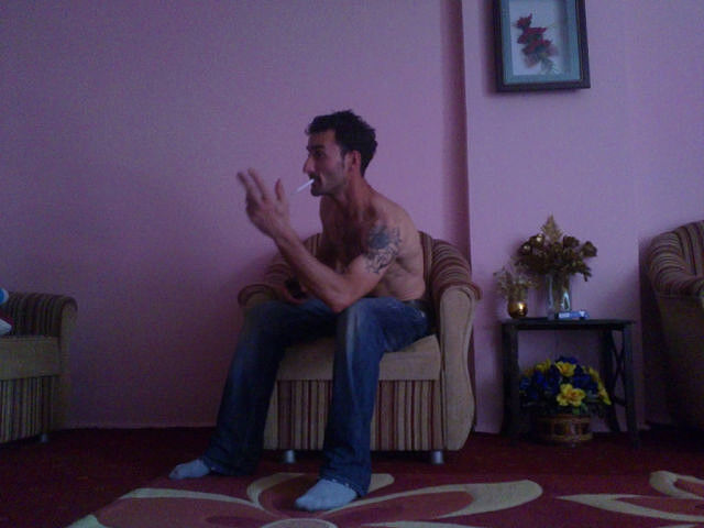  5907776  Gela, 44 ,    