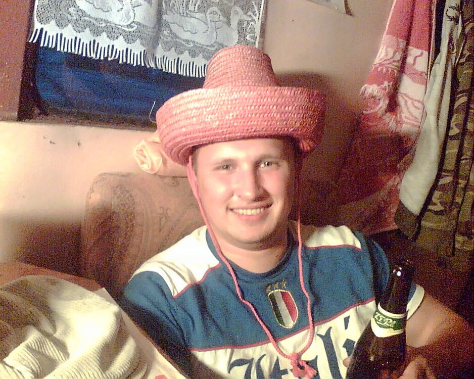  4035226  Vladimir, 40 ,    