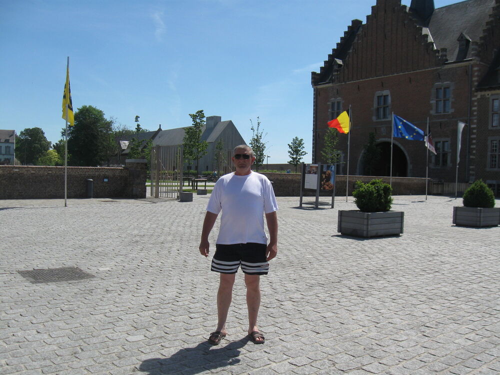  9889106  Vasil, 58 ,    