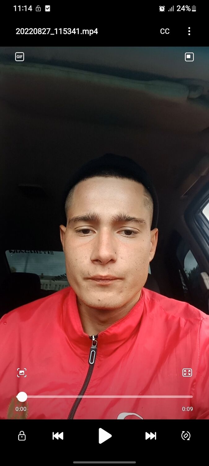  29841496  Artur, 24 ,    