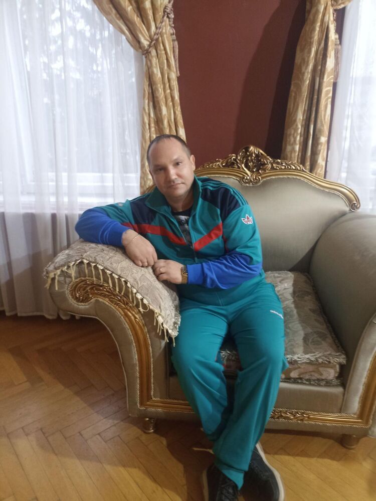  ,   Stas, 43 ,   c 