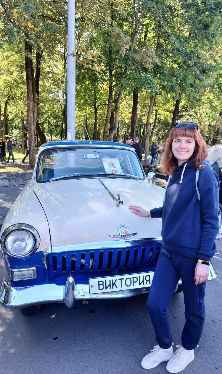  ,   Persimmon, 32 ,   c 