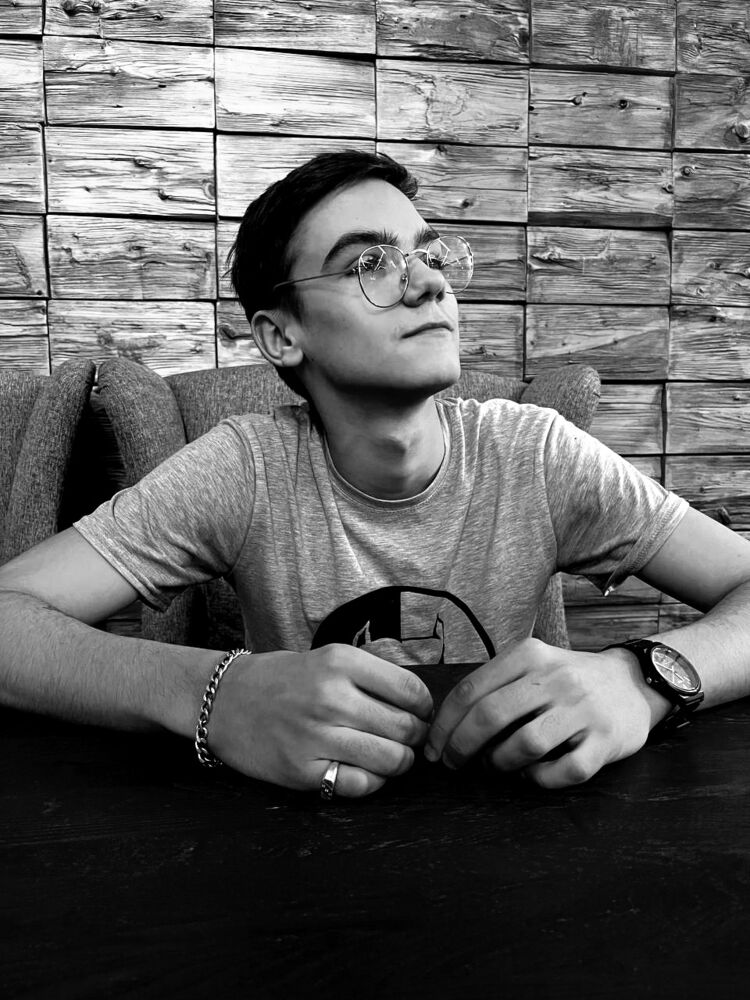  ,   Ilya, 22 ,   ,   , c 