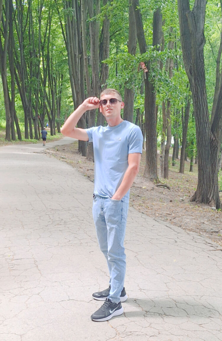  52395646  Stefan, 28 ,    