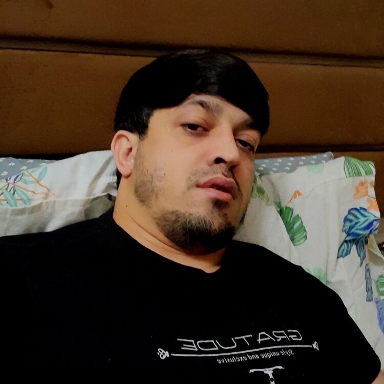  54371156  Yodgor, 38 ,    