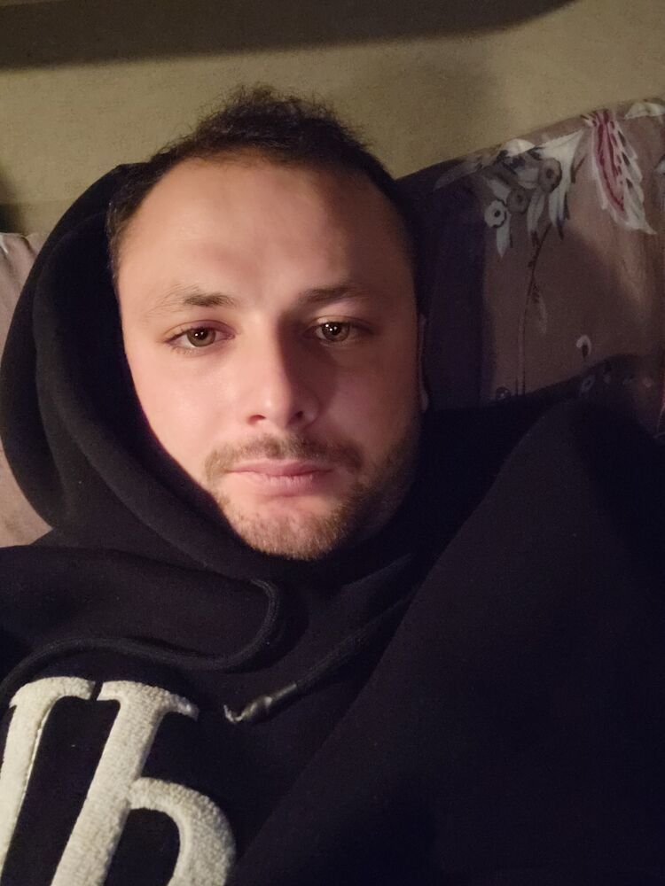  48147316  Gahssndbd, 28 ,    