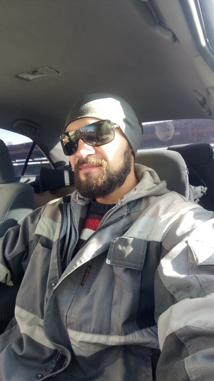  24255746  Vladimir, 33 ,    