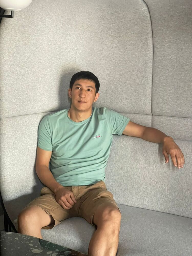  36431606  Ernis, 33 ,    