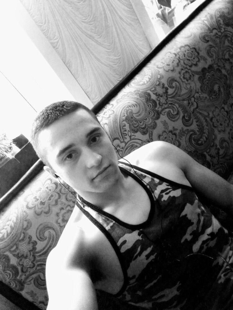  14776096  Roman, 27 ,    
