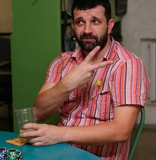  10348216  Roman, 48 ,    