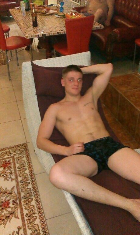  31704036  Ivan, 34 ,    