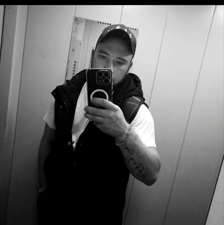  41575786  , 33 ,    