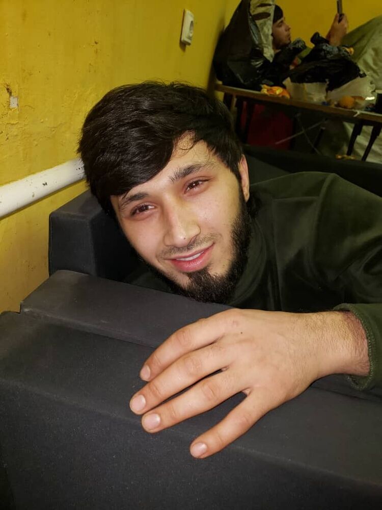  33594986  Muhammad, 27 ,    