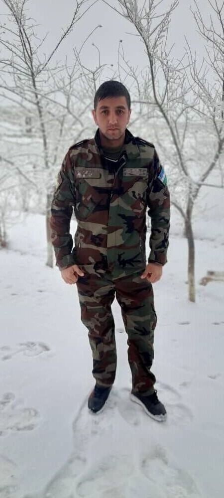  22738566  Azizbek, 32 ,    