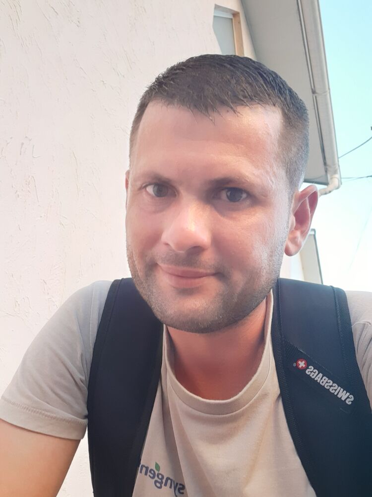  54471546  Iulik, 36 ,    