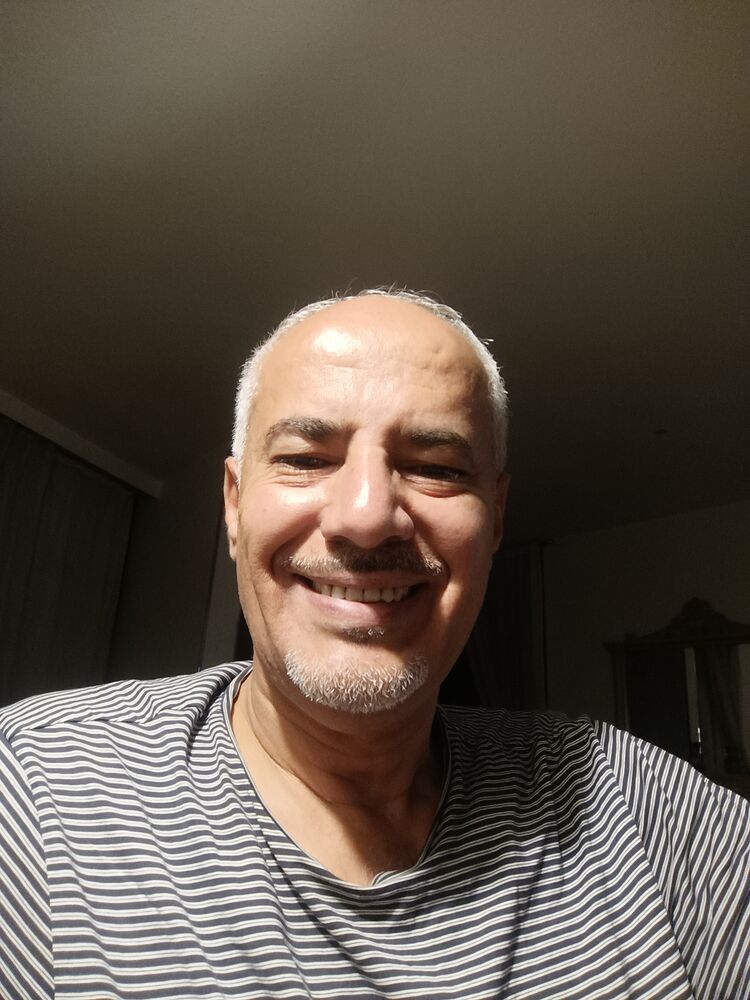  52751986  Aref, 54 ,    
