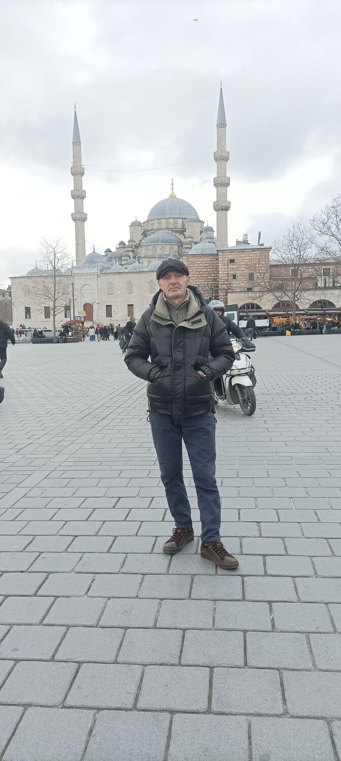  35635496  Kamil, 57 ,    