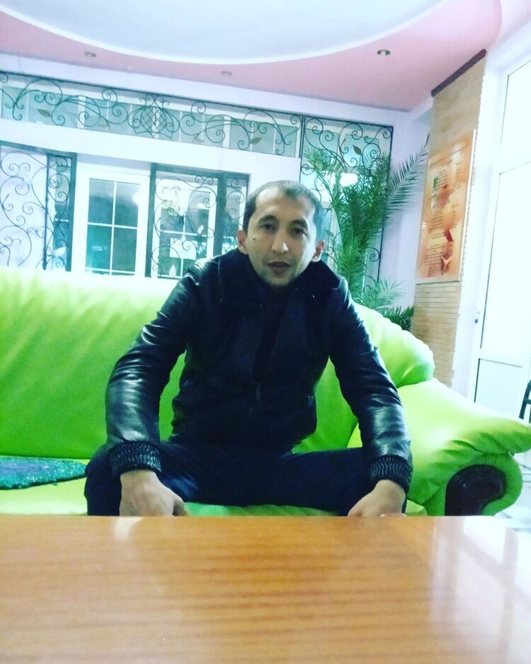  ,   AKROM, 37 ,   ,   , c 