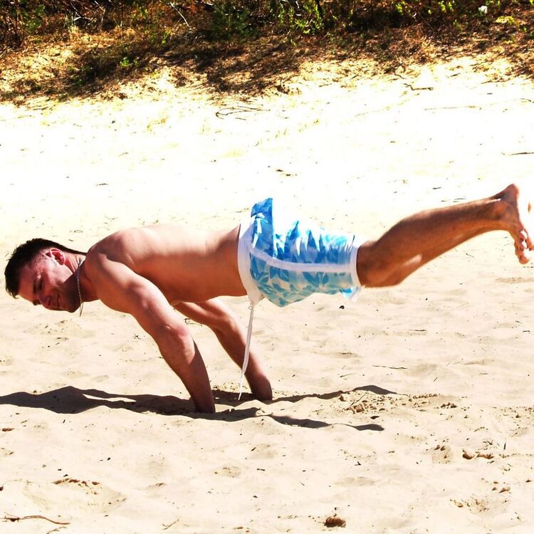  ,   Vladiqe, 37 ,   