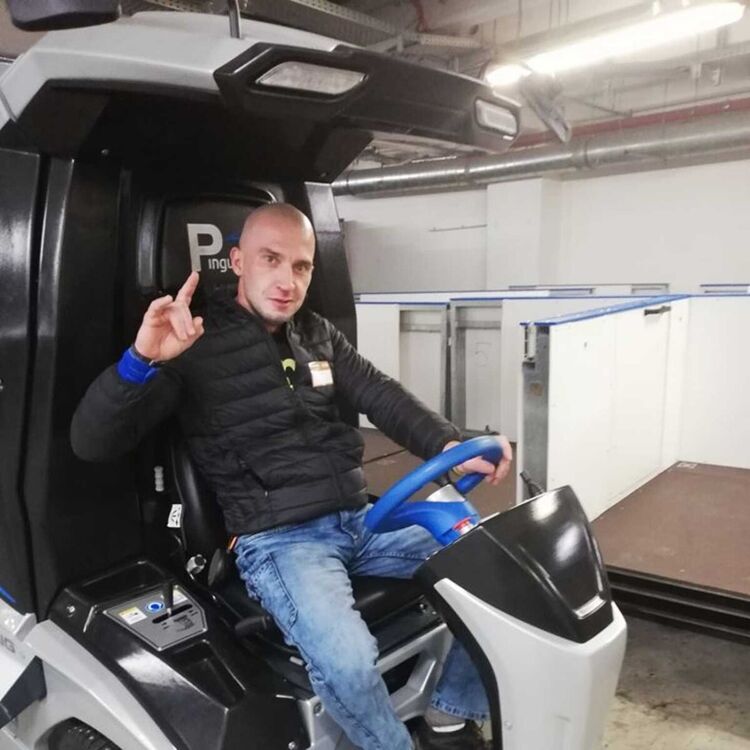  Dortmund,   , 39 ,   ,   , c 