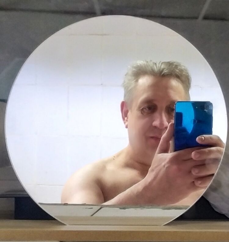 44085896  , 52 ,    