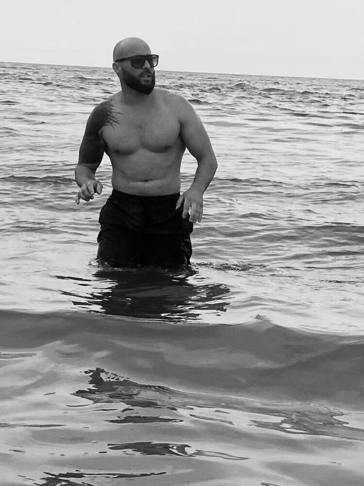  ,   Alexandru, 35 ,   ,   