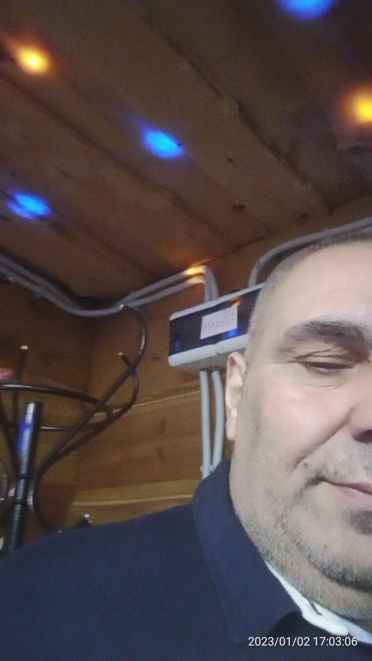  31987246  , 52 ,    