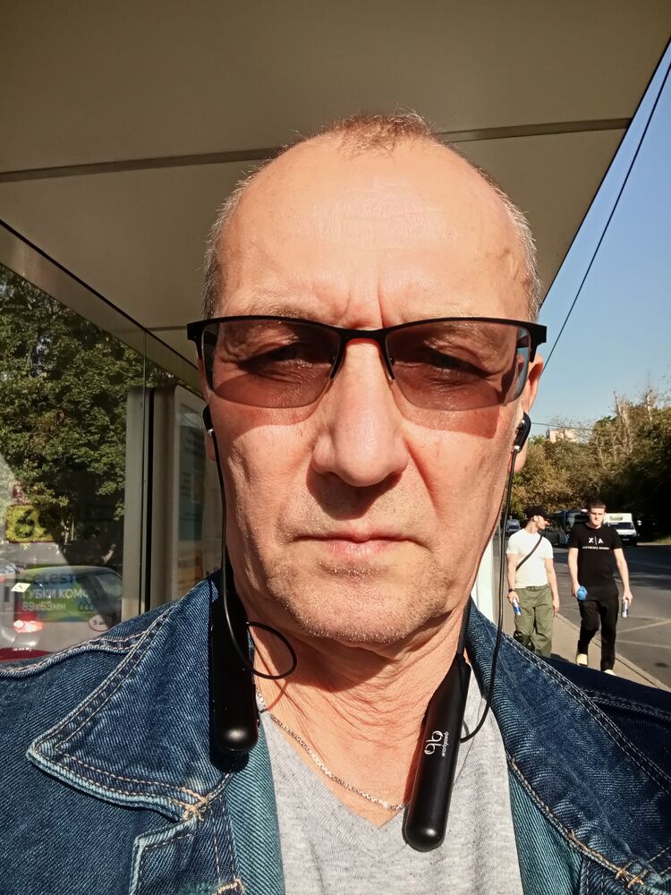 ,   Pavel, 63 ,   c 