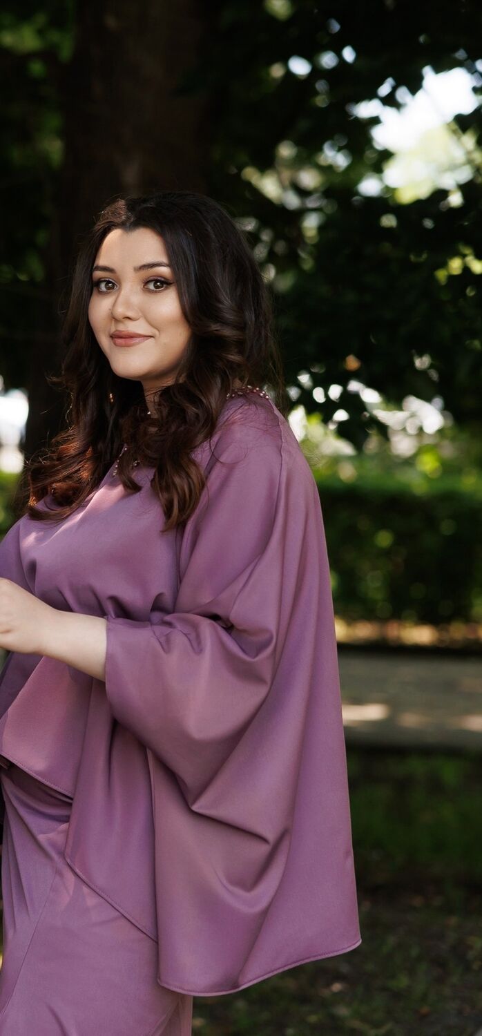  54524646  Amili, 29 ,    