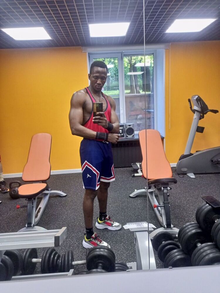  54519566  Miguel, 29 ,    -