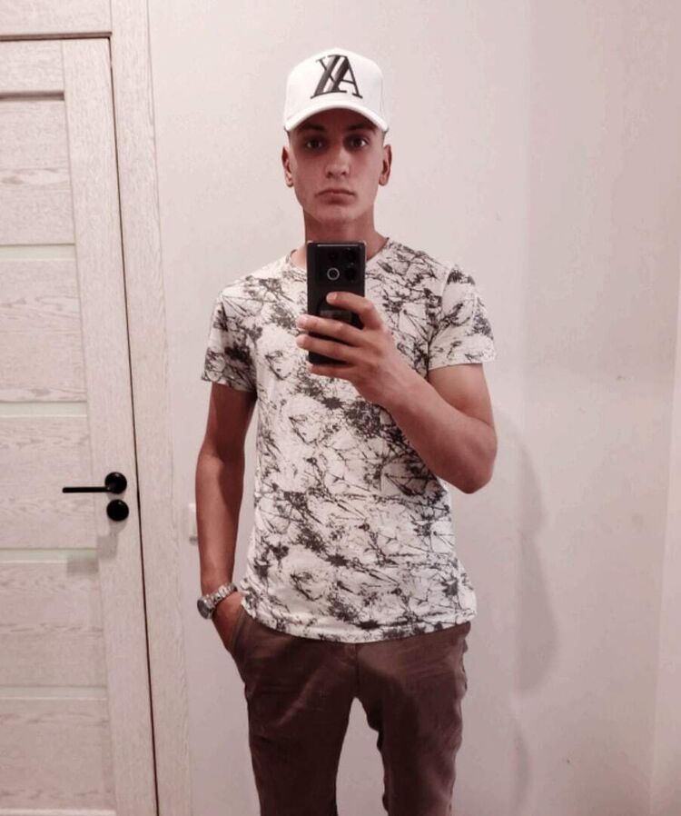  -,   Pavel, 21 ,   ,   