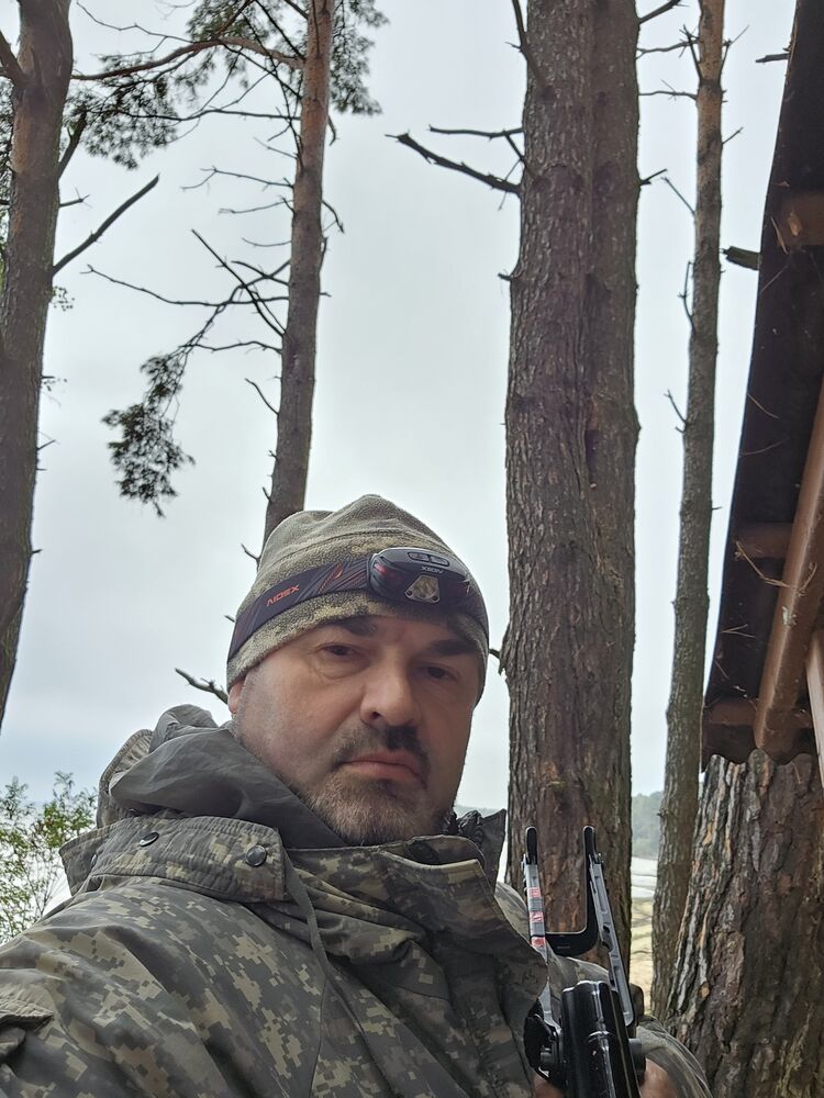  ,   Valerii, 53 ,   c 