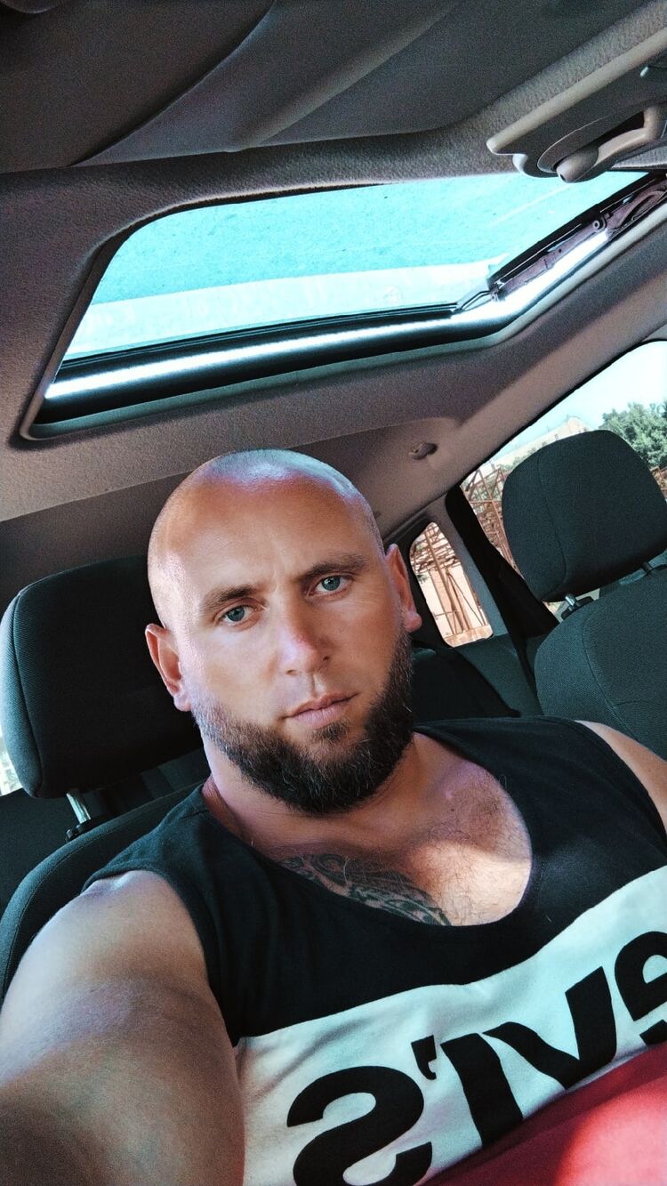  ,   Vlad, 39 ,   ,   