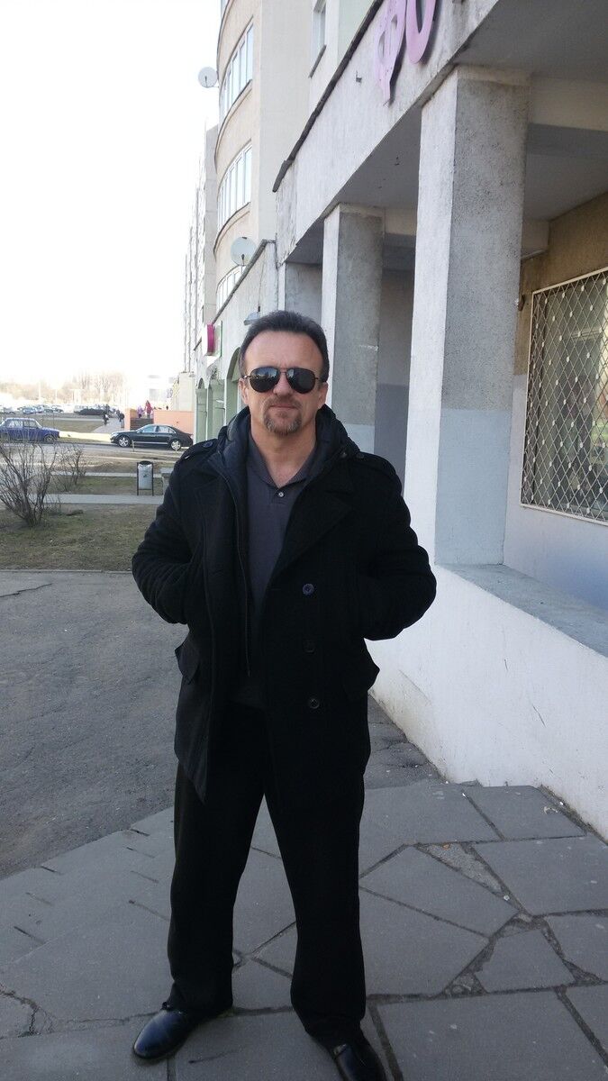  18333976  Sergei, 57 ,    