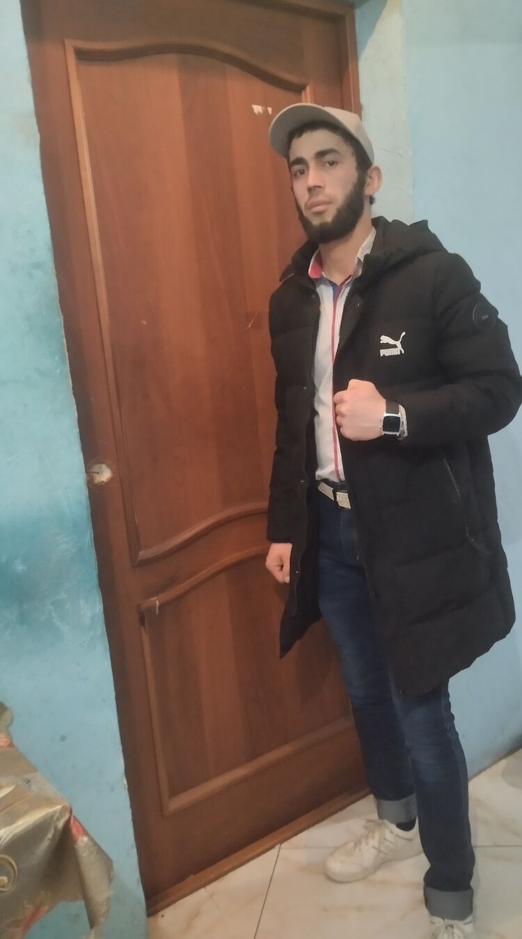  37997366  , 28 ,    