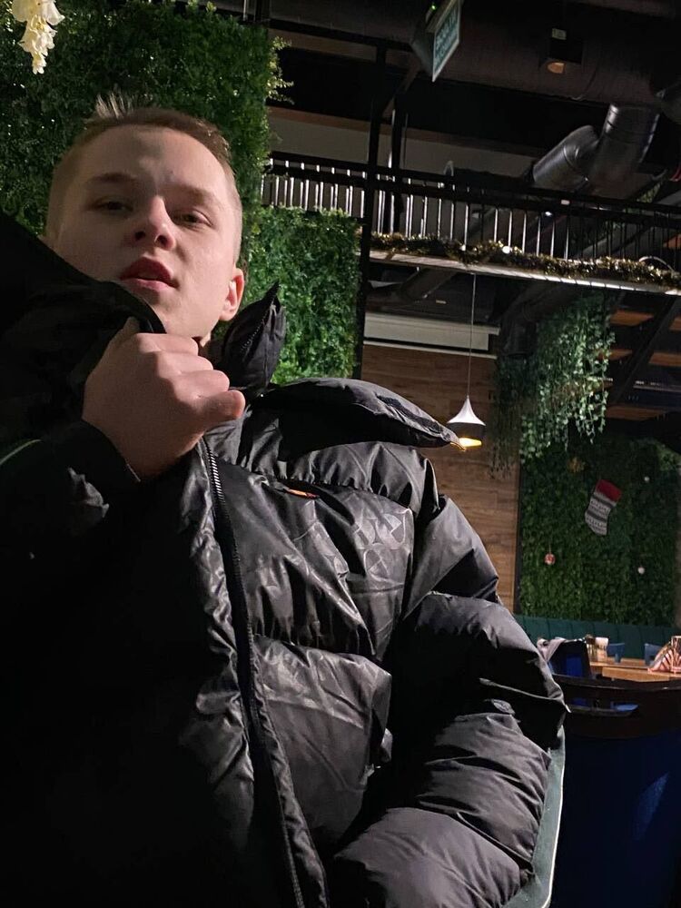  Warszawa,   Anton, 19 ,   ,   