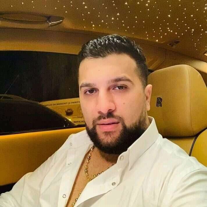  34635746  Michael isia, 54 ,    