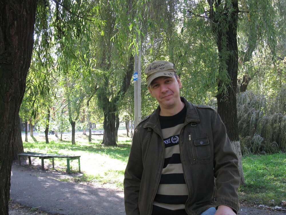  8271336  Andriy, 53 ,    