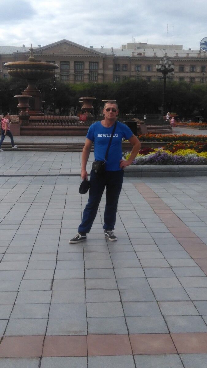  17300366  Denis, 44 ,    