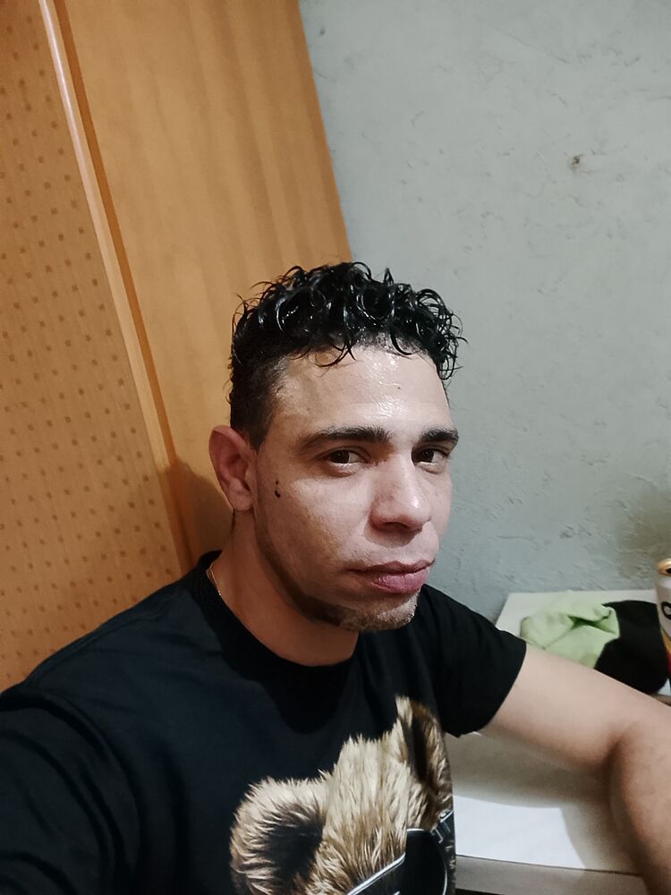  54696896  Iran, 37 ,    