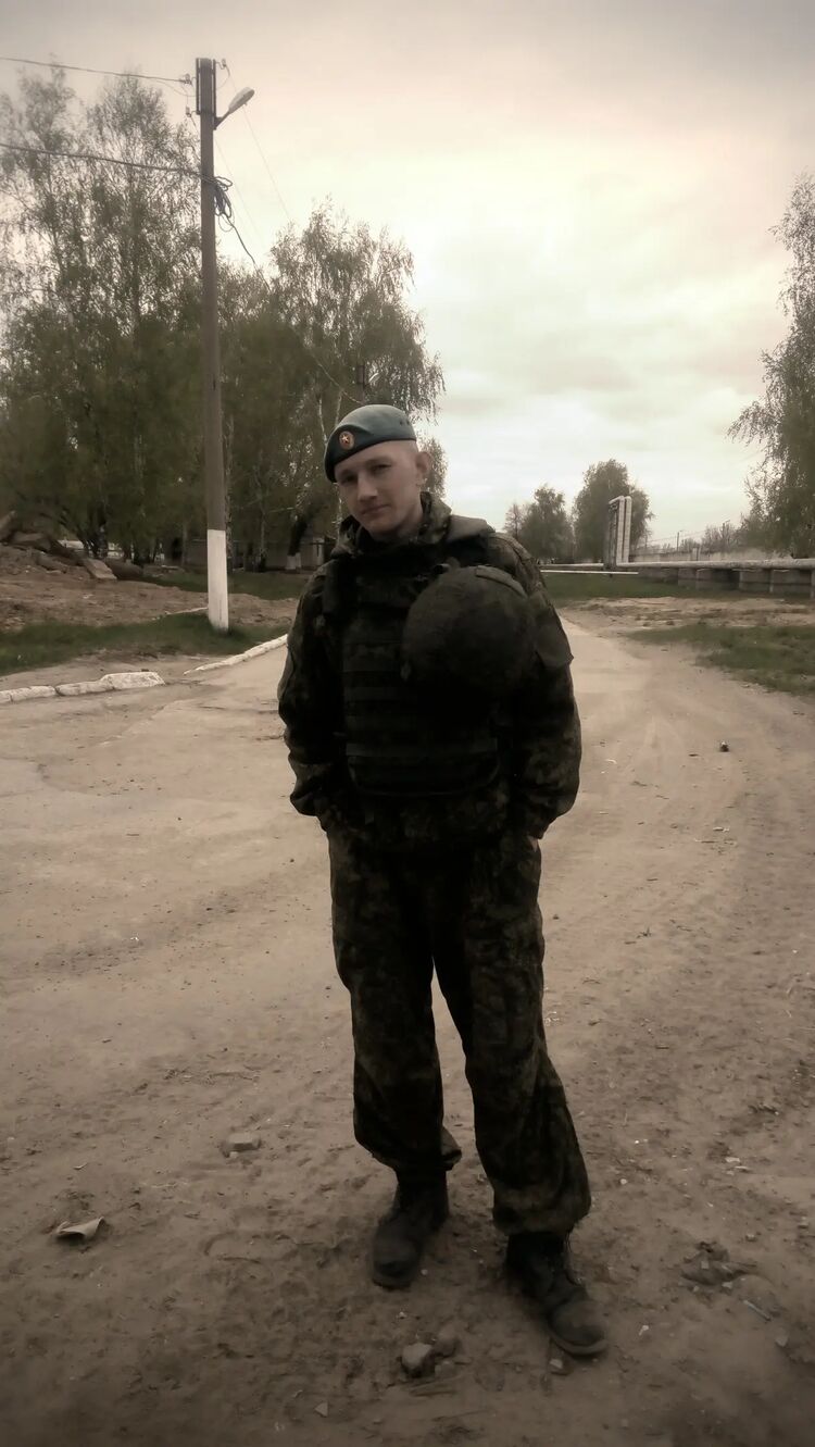  31059156  Denis, 34 ,    