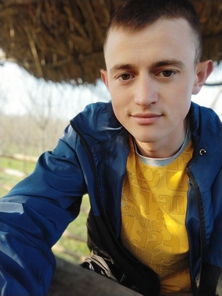  23616576  Victor, 24 ,    
