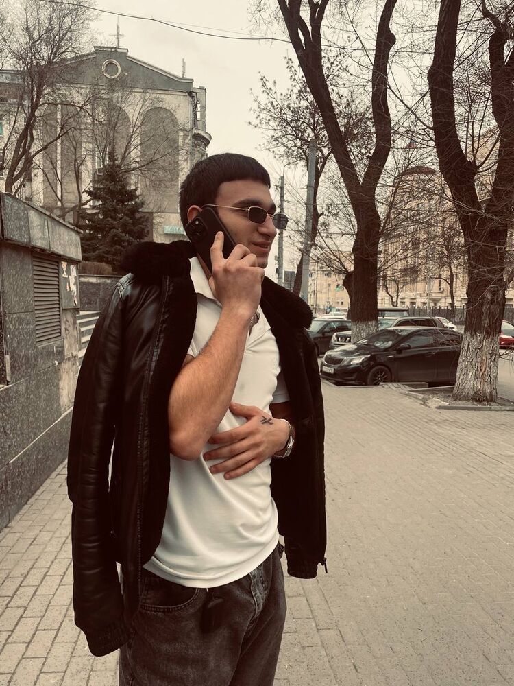  52898556  Gegam, 22 ,    