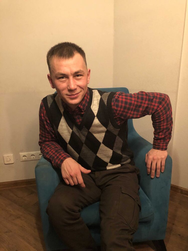  31069686  Vadim, 35 ,    