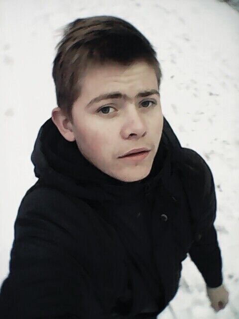  11094926  Eduard, 27 ,    