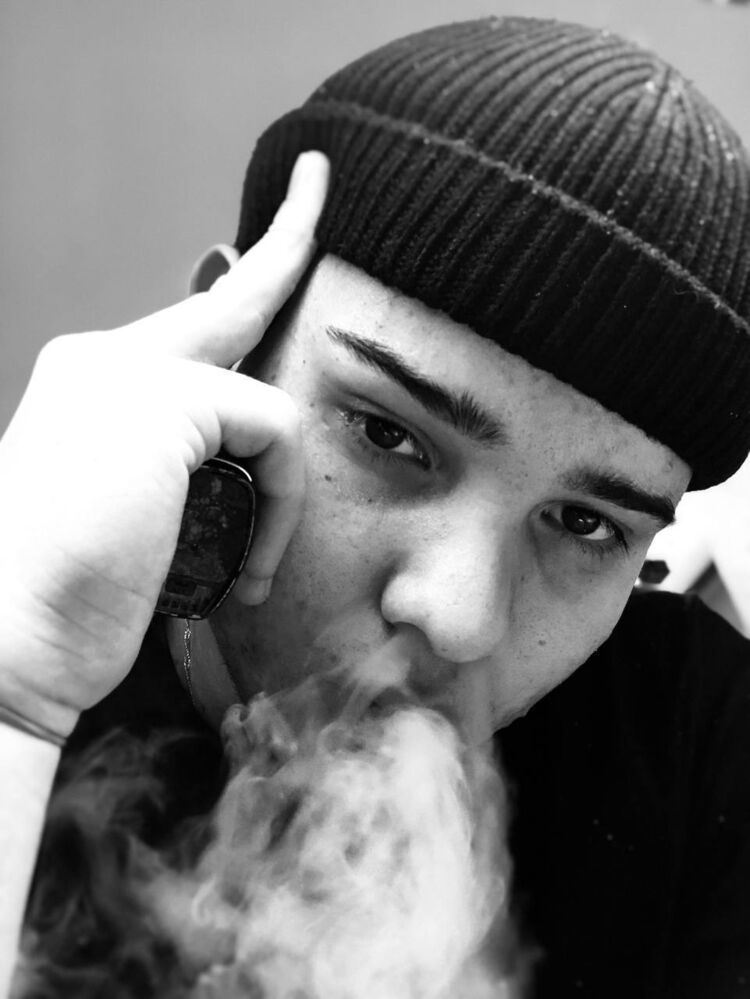  50715776  Sher Younger, 20 ,    Palais-Bourbon