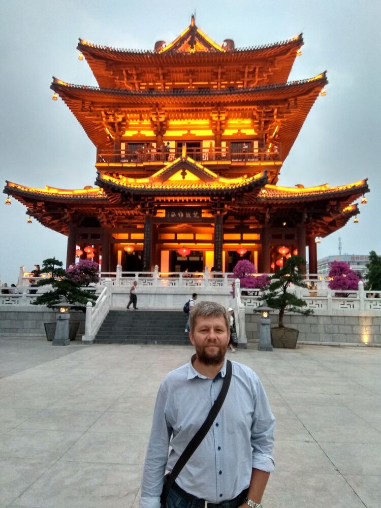  18669616  Jakob, 51 ,    